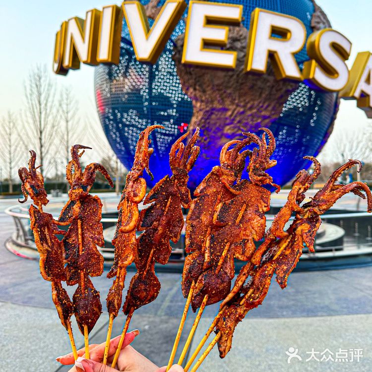 谁说景区没有好吃的？热气腾腾的大鱿鱼不要错过