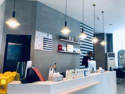 前台-MOVAN HAIR莫凡匠人发型屋
