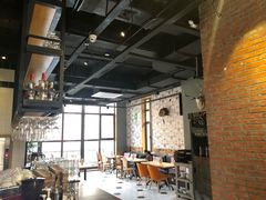 大堂-LENBACH兰巴赫西餐啤酒坊(大连东港店)