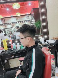 -东方先生国潮男士理发馆