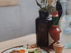 牛油果煮蛋吐司-RAC BAR(安福路店)