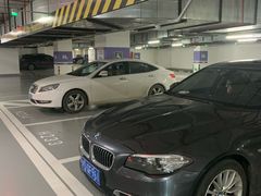 -虹桥天地-停车场