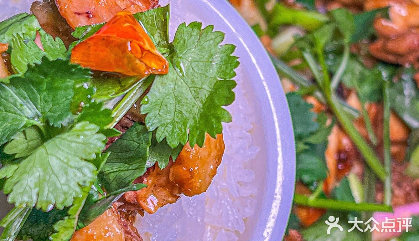 广东人吃鸡的执念，对这家千万“咪走鸡”