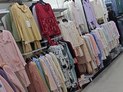 -亿客隆服装批发城