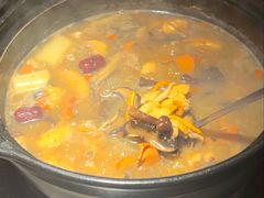 清远鸡汤底-芸鲜季·云南野生菌餐厅· 云南风物味研社(闵行店)