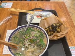 -云阿蛮云南生烫牛肉米线(奉贤路店)