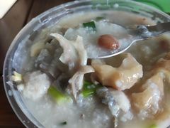 荔湾艇仔粥-伍湛记 · 广州老字号(龙津中路店)