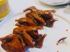 玻璃皮润烧乳鸽-北京厨房(西安SKP店)