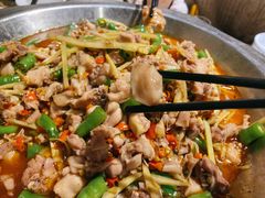 鸿鹤鲜锅兔-椒小兔·盐帮川菜中餐厅(金沙时代广场店)