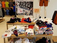 店内环境-优衣库(苏州天虹CCMall石路店)