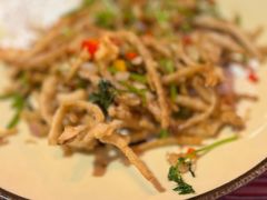 -香巴拉云南餐厅(华莱坞店)