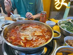 -黄利砖万峰林布依特色酸笋牛肉馆
