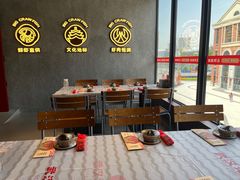 -肥肥虾庄·金牌油焖大虾(杨园滨江时代walk店)