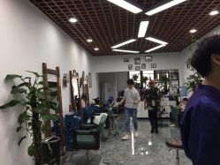 -V8潮牌·接发烫染连锁