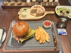 -恰餐厅及酒吧 CHAR Bar & Grill (北京丽都皇冠假日店)