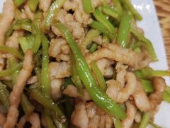 青椒肉丝-渝信川菜 · 川味家常菜(长安店)