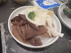 -牛YO寿喜烧·铁板烧和牛火锅自助(市府恒隆店)