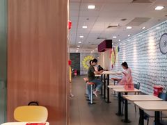 用餐区-麦当劳(机场T1航站楼店)