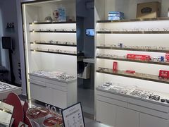 -视野联行眼镜•蔡司•依视路(温江店)