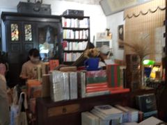 -荒岛书店(黄县路店)
