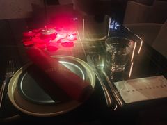 餐具摆设-wann lounge 低温慢煮牛排·清吧