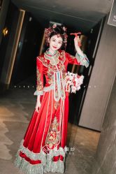 -曼青婚纱礼服馆