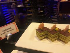 抹茶歌剧蛋糕-OPEN開全日自助餐厅·牛肉火锅·海鲜(佛山希尔顿酒店)