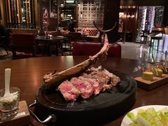 -恰餐厅及酒吧 CHAR Bar & Grill (北京丽都皇冠假日店)