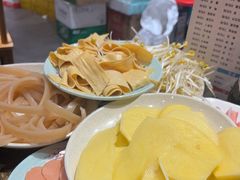 -肖肖酸萝卜鱼火锅(总店)