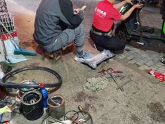 -肖氏修车行(严丰路店)