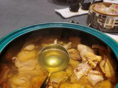 石斛老鸡炖响螺-悦秀·高级粤菜