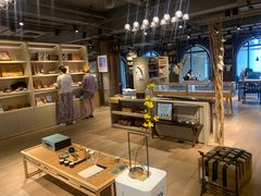 -光海书局(南京东路第一百货店)