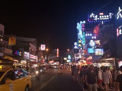 -六合夜市