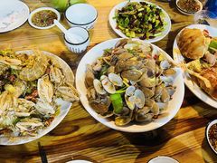 -三亚火车头万人海鲜广场