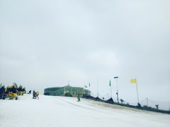 景点-浙东第一尖雪山欢乐谷