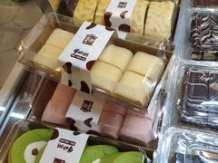 -光明牛奶棚(南泉店)