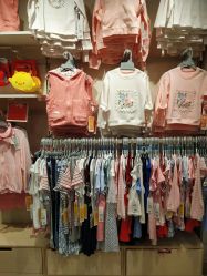 -乐友孕婴童(王府井购物中心店)