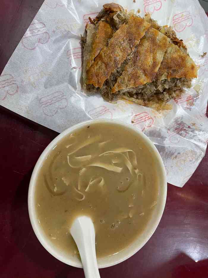 清真·西关洪建牛肉馍-"牛肉馍是早餐很好的选择,配上稀饭,或者撒.