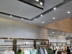 -URBAN REVIVO(济南世茂广场店)