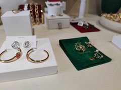 -LADY FAFA(巨鹿路陕西南路路口店)