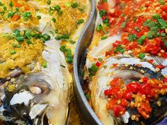 -阿瓦山寨·湘菜现炒·剁椒鱼头王(咸阳总店)