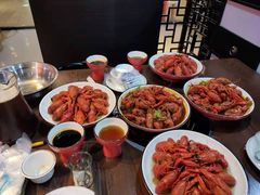 -虾弄弄海派小龙虾·牛羊蝎子火锅