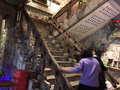 -老牌坊云南鱼豆花火锅(爱建店)