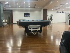 -上海星瀚奔驰4S店(红柳路店)