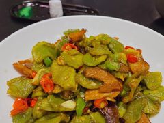 莴笋炒腊肉-渔芙南(三里屯店)