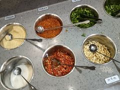 自助调料区-屋头串串(新街里店)