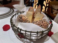 -Mogul Eatery·大亨餐酒馆