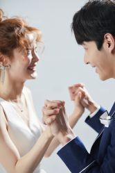 -雪中彩影婚纱摄影·微光艺术中心