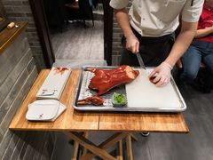 现场片鸭-鸭匠食府·挂炉烤鸭·新京菜(阜成路店)