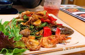 Spicy Thai Street Stir-Fried Seafood